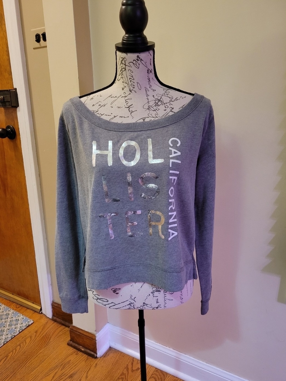 Hollister Women's Y2K Gray Off The Shoulder Sweatshirt with Metallic Logo Size M